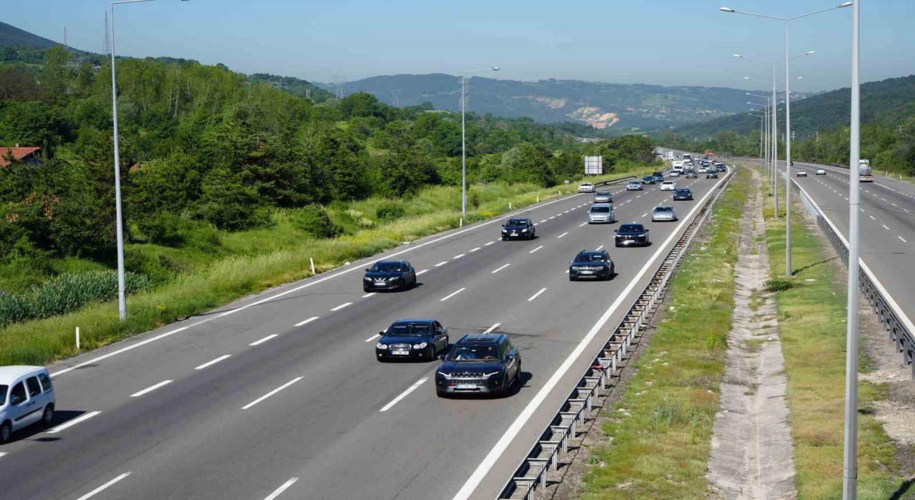 TEM Otoyolunda bayram yoğunluğu