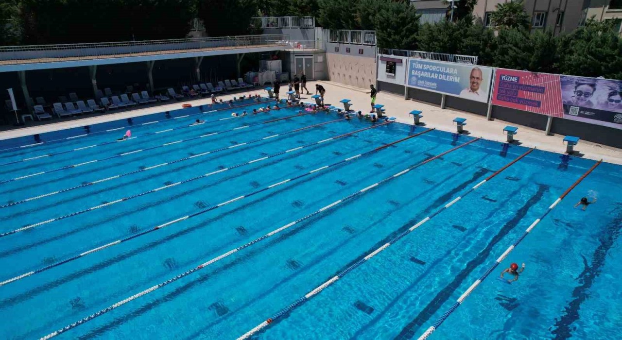 Temiz Havuz sertifikalı Konak Açık Yüzme Havuzunda sezon başladı