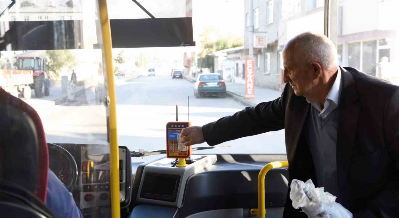 Toplu ulaşımdaki aktarma süresine Başkan Sekmen müdahale etti