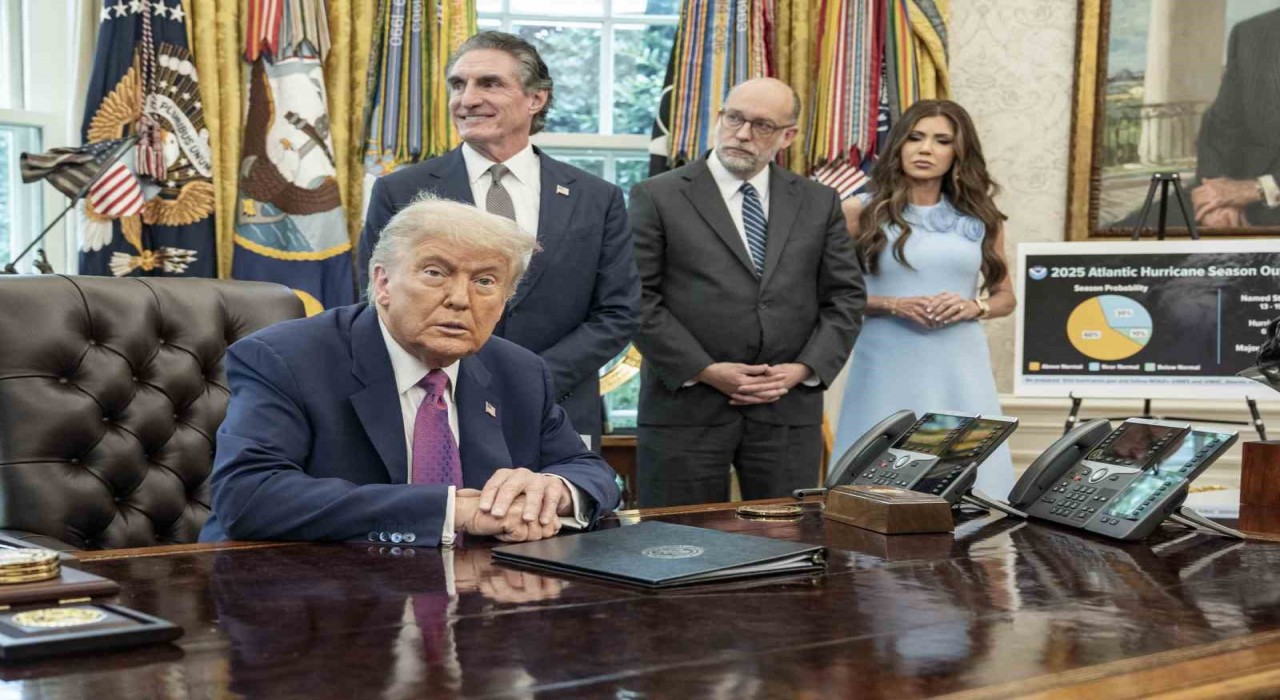 Trumpın Californianın federal eğitim fonlarını kesmeyi değerlendirdiği iddiası