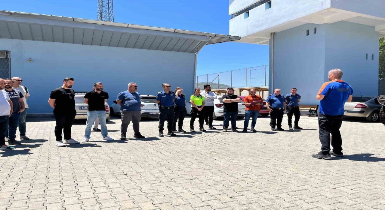 Tuncelide kamu personeline yönelik afet farkındalık ve yangın eğitimi
