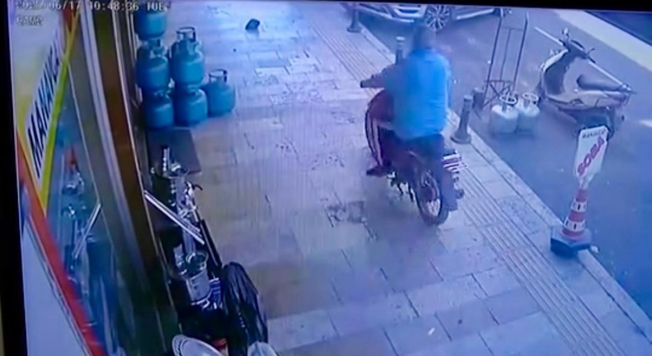 Tüpçü dükkanından mutfak tüpü çaldı