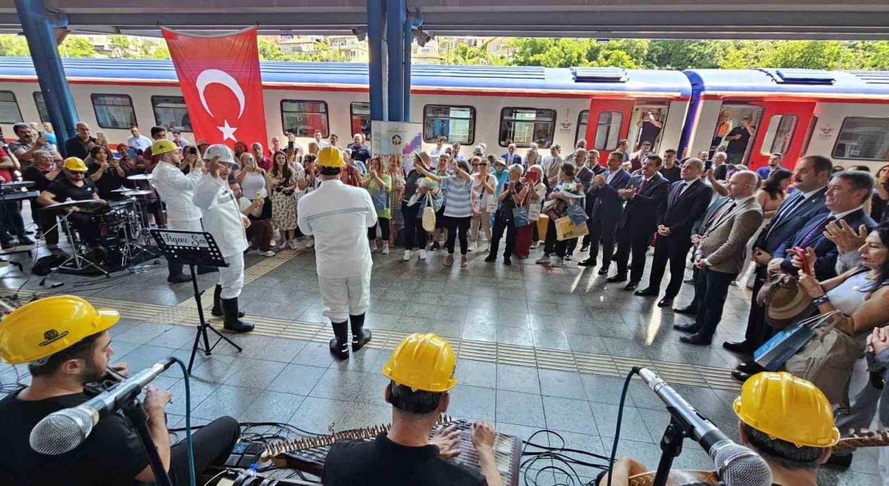 Turistik Karaelmas Ekspresi Zonguldaka ulaştı