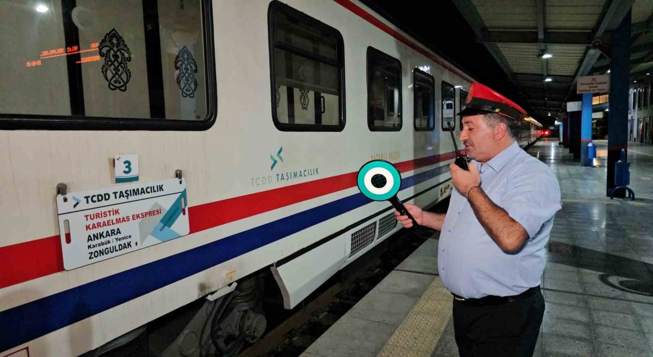 Turistik Karaelmas Ekspresi Zonguldaktan Ankaraya hareket etti