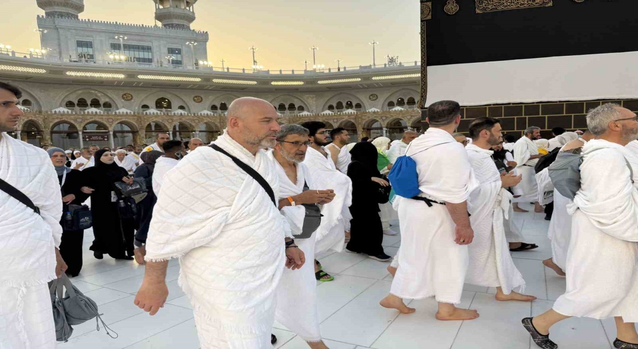 Türk siyasetçileri ve Müslüman ülke liderleri de Kabeye kavuştu