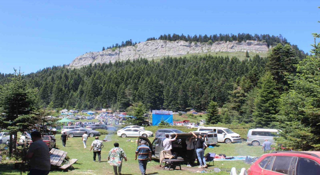 Türkelide bayram coşkusu yaylada yaşandı
