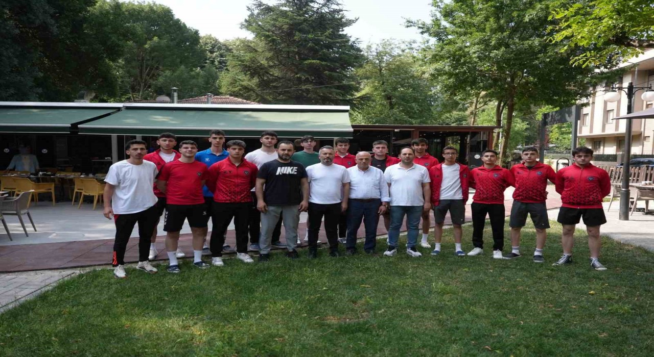 Türkiye finalleri için Kayseriye uğurlandılar