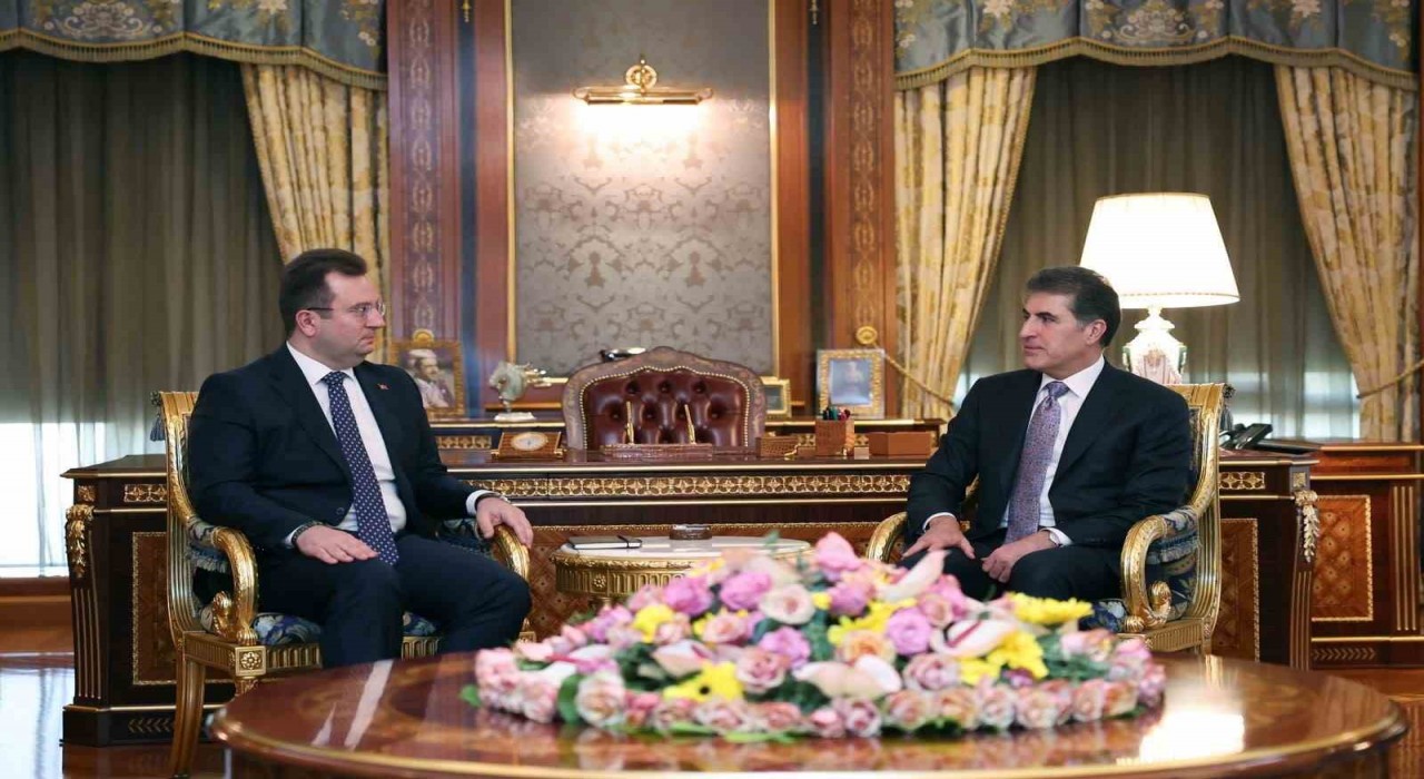 Türkiyenin Erbil Başkonsolosu Topçu, IKBY Başkanı Barzani ile görüştü