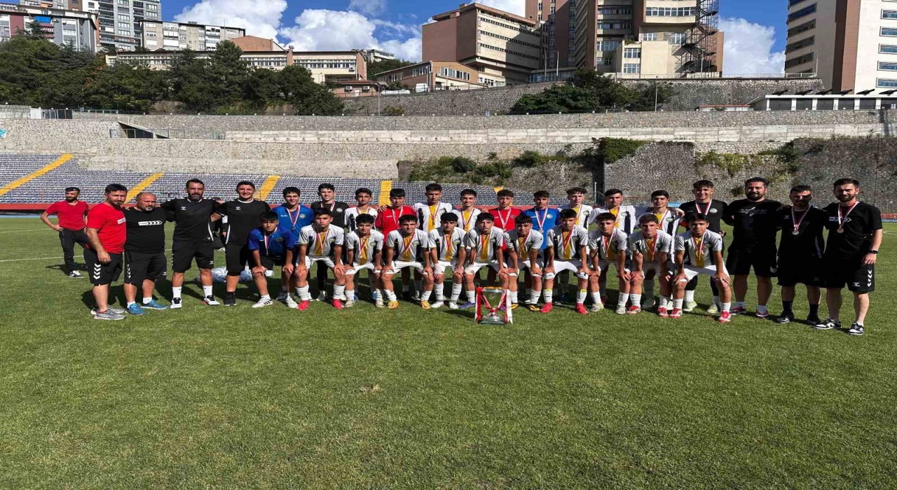 U15 Türkiye Futbol Şampiyonasında şampiyon Talas Belediyespor
