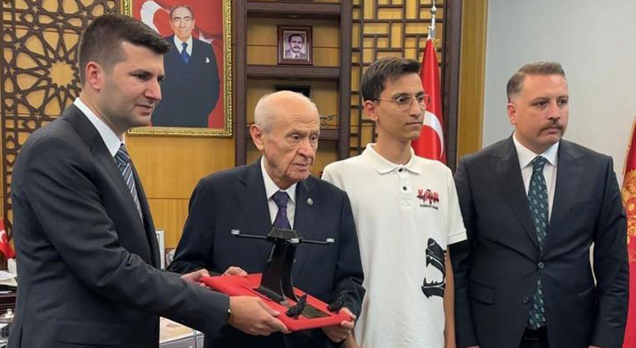 Ülkü Ocakları'nın Ürettiği İHA'nın İsmini Devlet Bahçeli Koydu