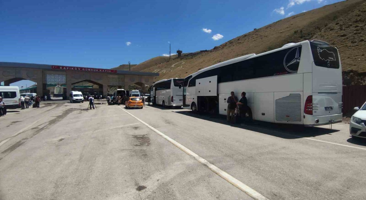 Umman, İrandaki vatandaşlarını tahliye ediyor