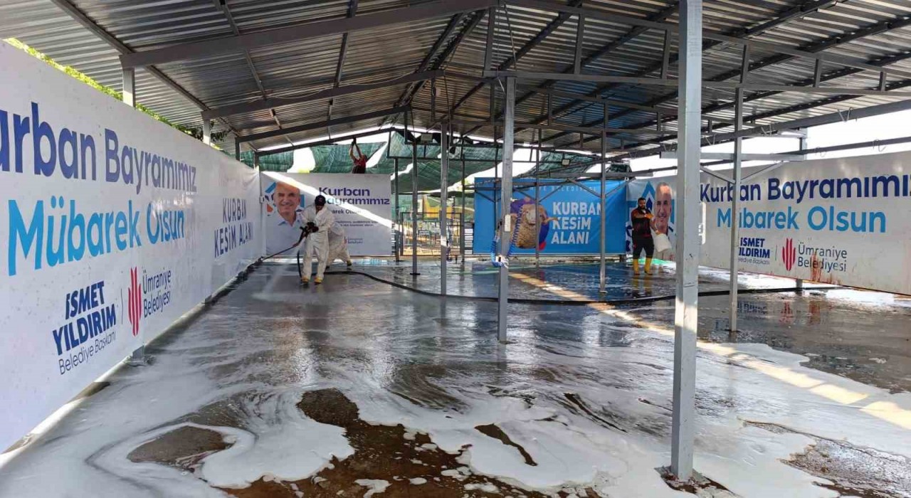 Ümraniyede kurban temizliği ve dezenfeksiyon çalışmaları başladı