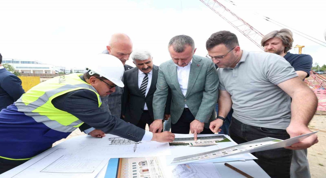 Umuttepeye dev cami: Aynı anda 5 bin kişi ibadet edebilecek