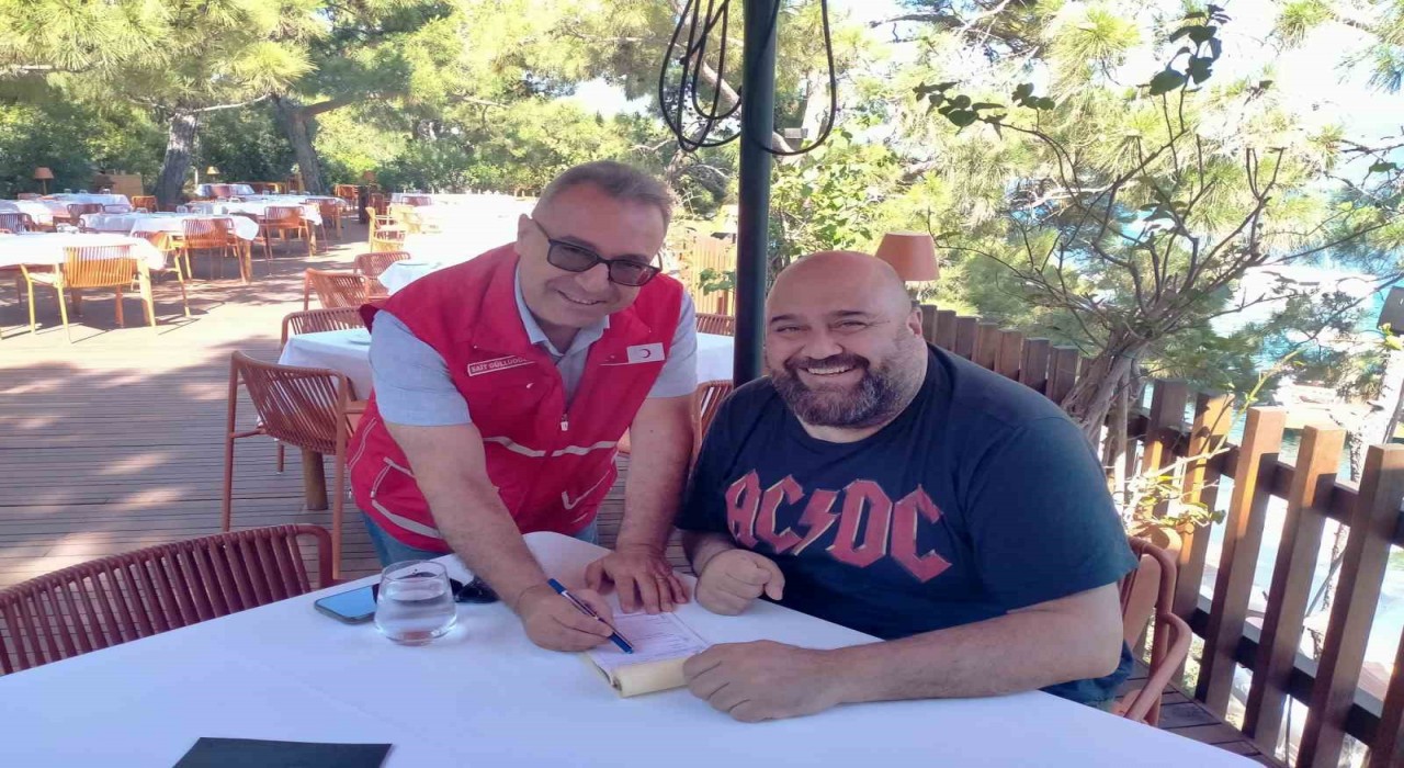 Ünlü şeflerden Kızılaya kurban bağışı