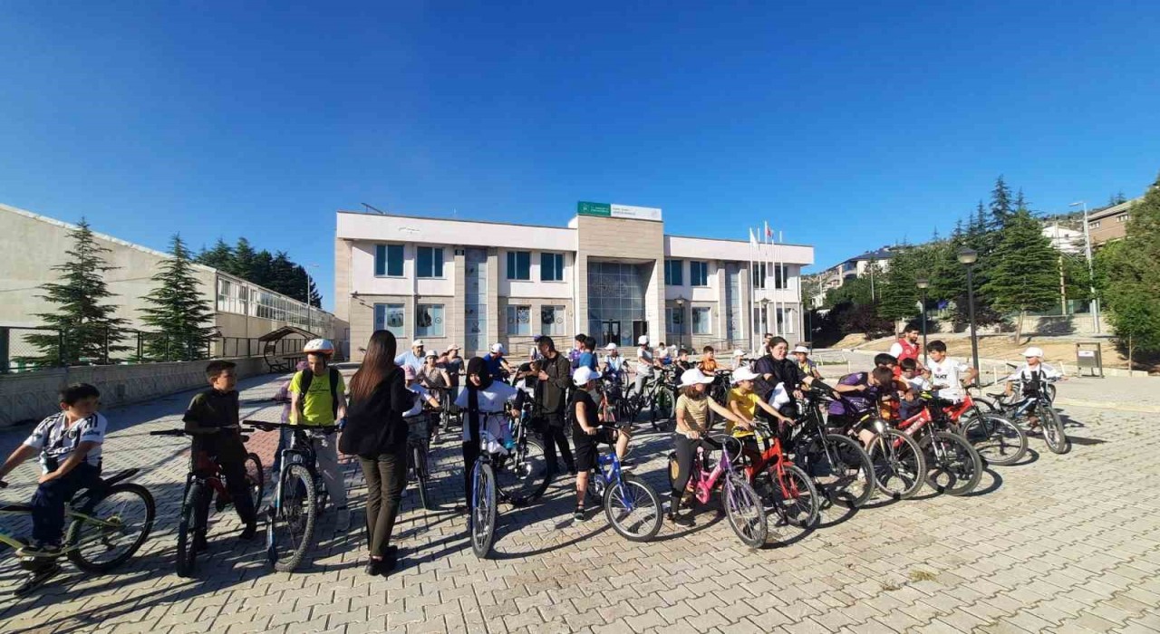 Uyuşturucu ile mücadele temalı bisiklet turu
