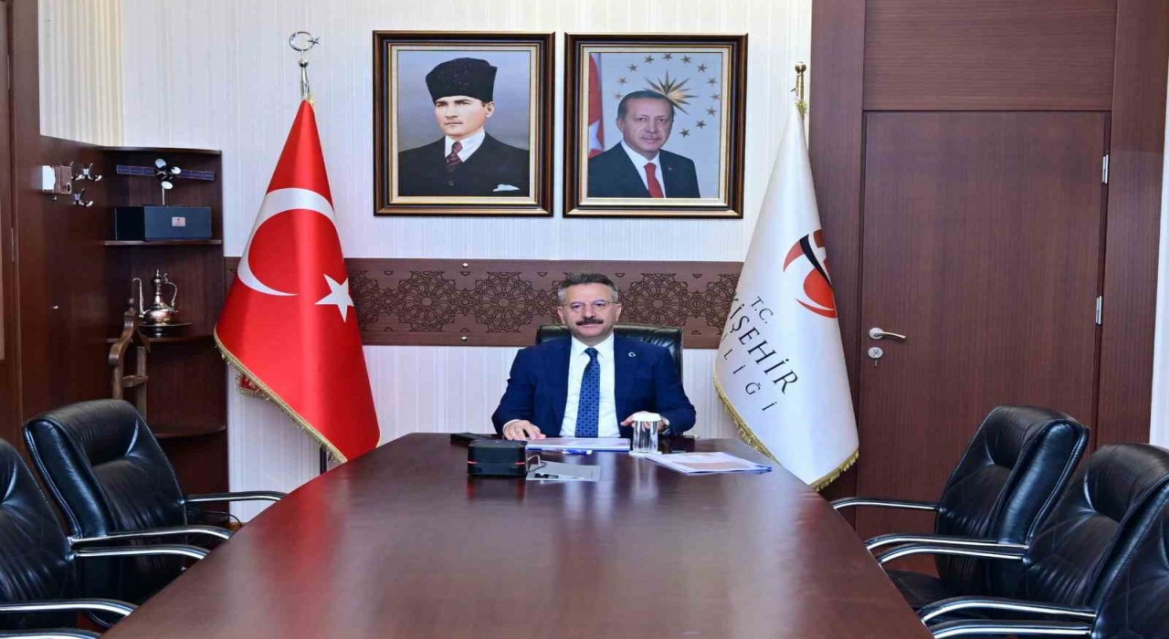 Vali Aksoy, ‘7. Bölge Düzensiz Göçle Mücadele Koordinasyon Toplantısına katıldı