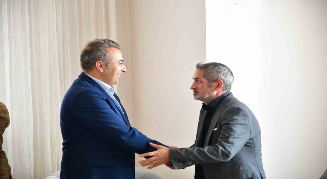 Vali Çiçek, şehit aileleri ile bayramlaştı