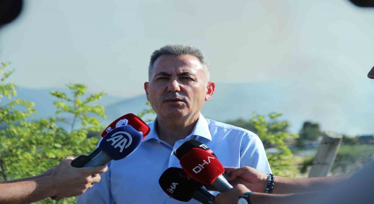 Vali Elbandan Bornova yangını açıklaması: Enerjisi düşmüş durumda