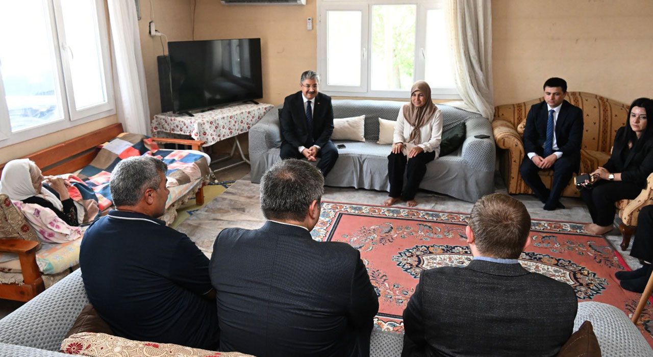 Vali Yılmaz'dan Şehit Jandarma Astsubay Çullu'nun Ailesine Ziyaret