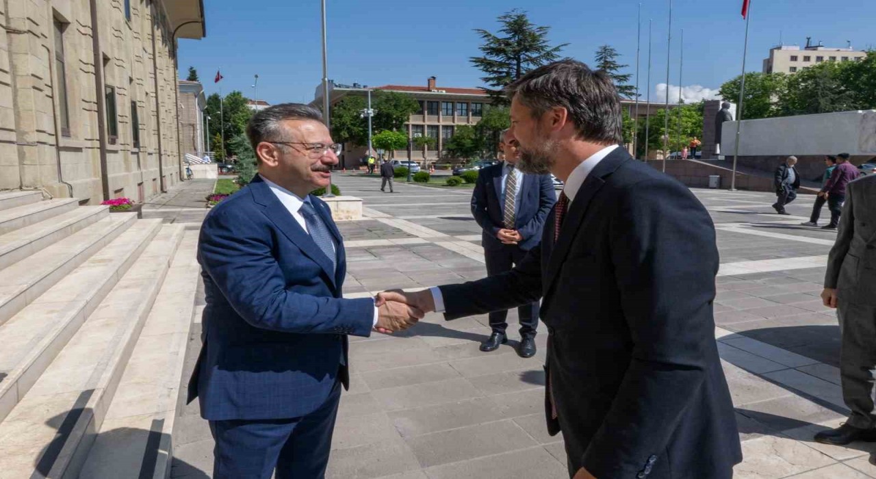 Valisi Hüseyin Aksoy, Büyükelçi Viktor Matisi makamında kabul etti