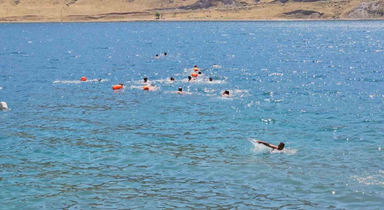Van Gölünde kabotaj bayramı coşkusu