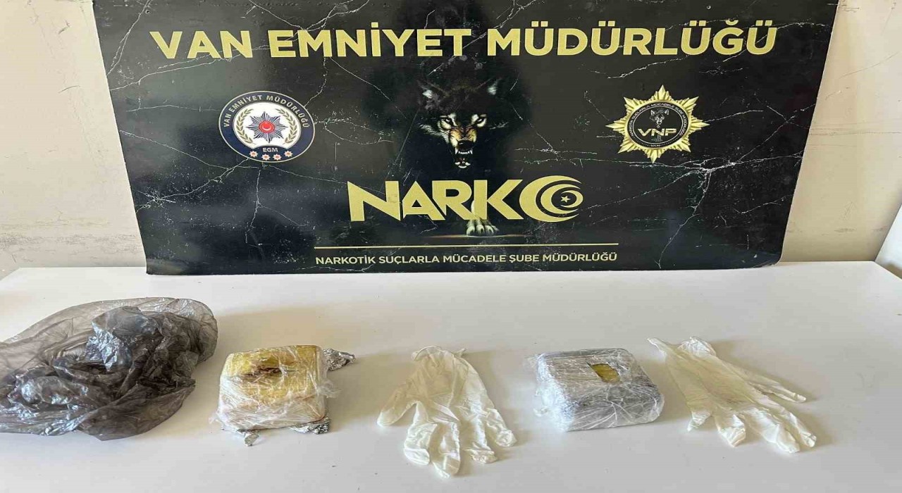 Vanda 2 kilo 557 gram uyuşturucu ele geçirildi