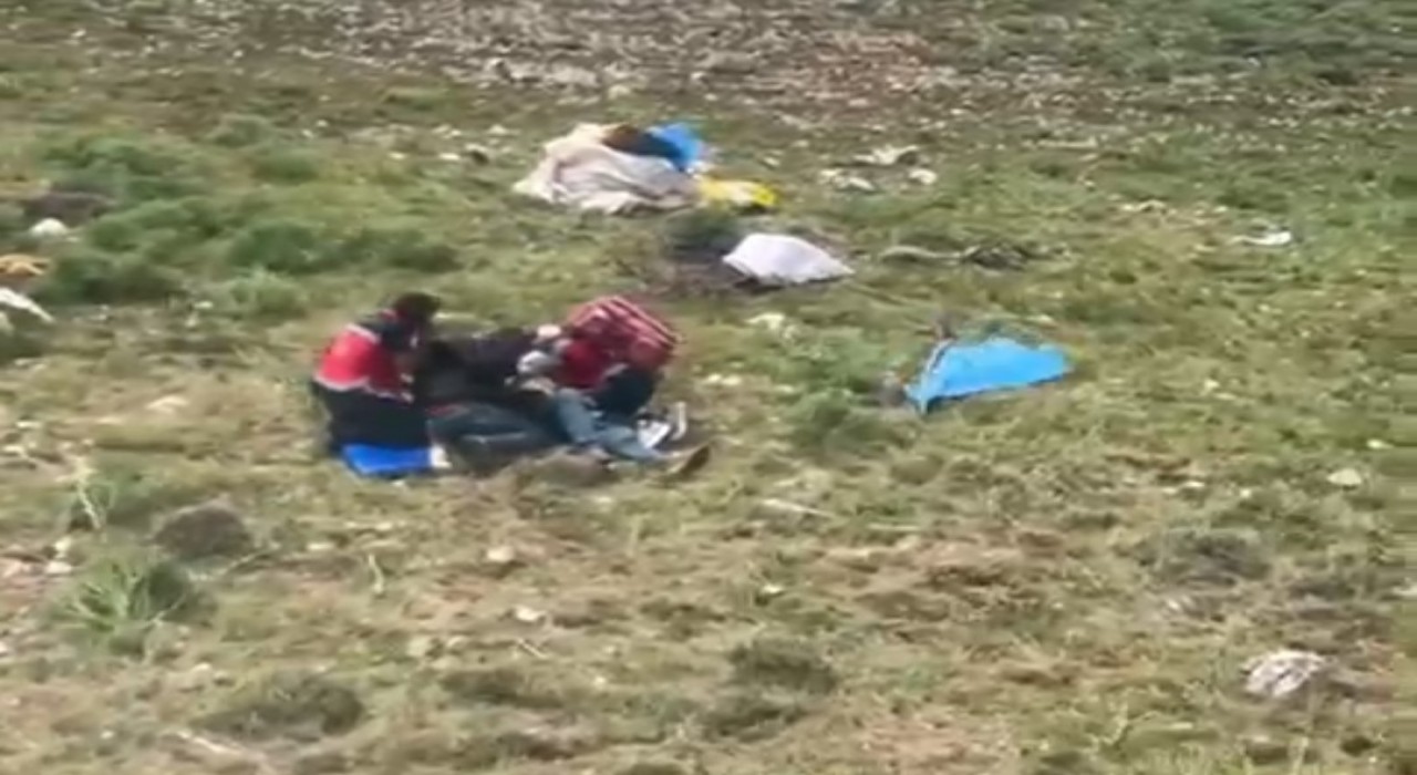 Vanda dağda bayılan çoban helikopterle kurtarıldı