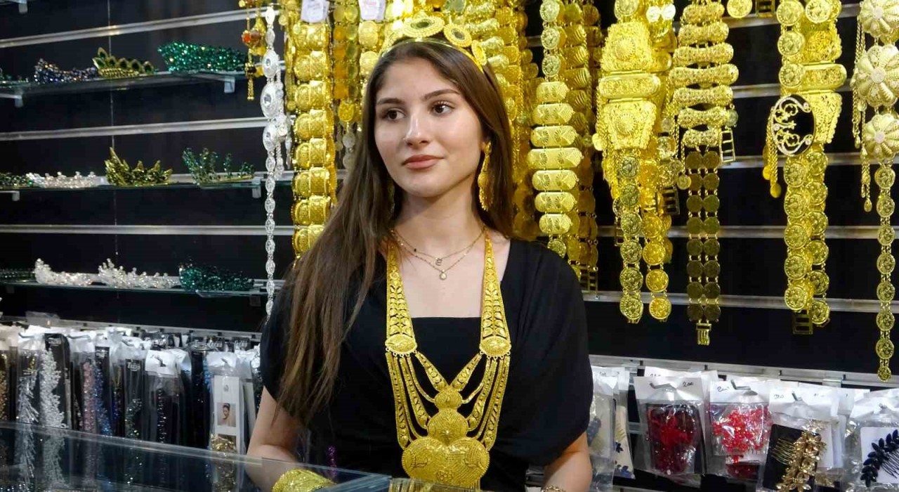 Vanda düğünlerin yeni gözdesi: İmitasyon takılar