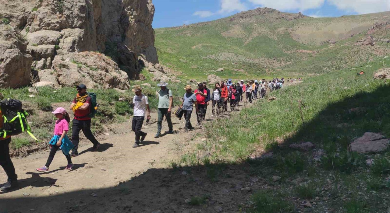 Vandaki doğa harikası kanyon keşfedilmeyi bekliyor
