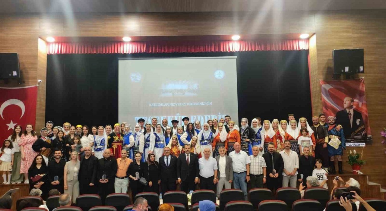 Vezirköprüde halk oyunları coşkusu