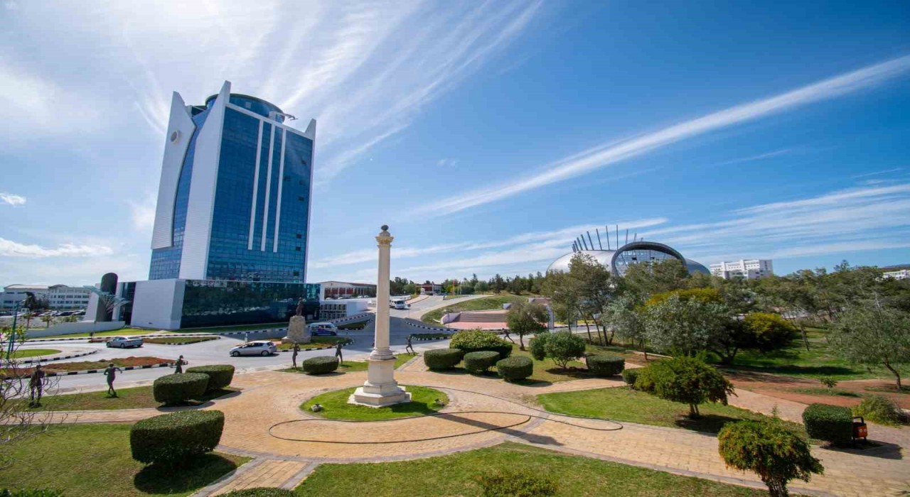 Yakın Doğu Üniversitesi dünyanın en etkili 43üncü üniversitesi oldu