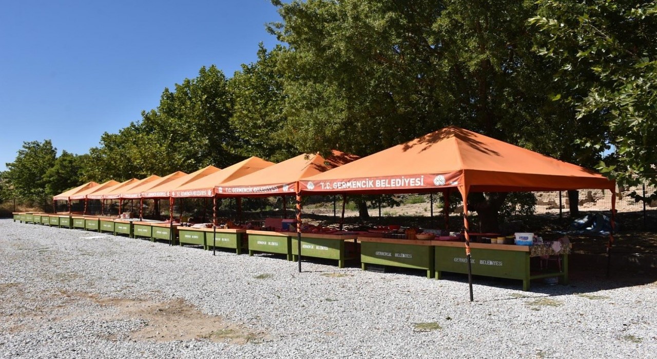 Yarışlar Kenti Magnesiada Tarihi Köy Pazarı hazırlığı