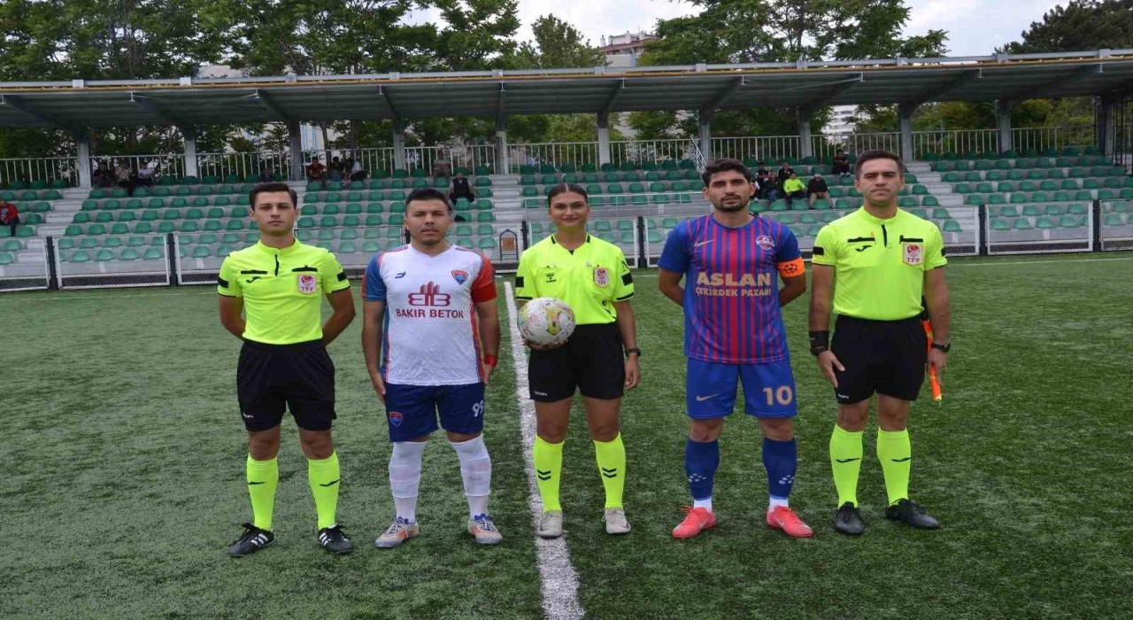 Yeni Esenspor 3 puanı 4 golle aldı