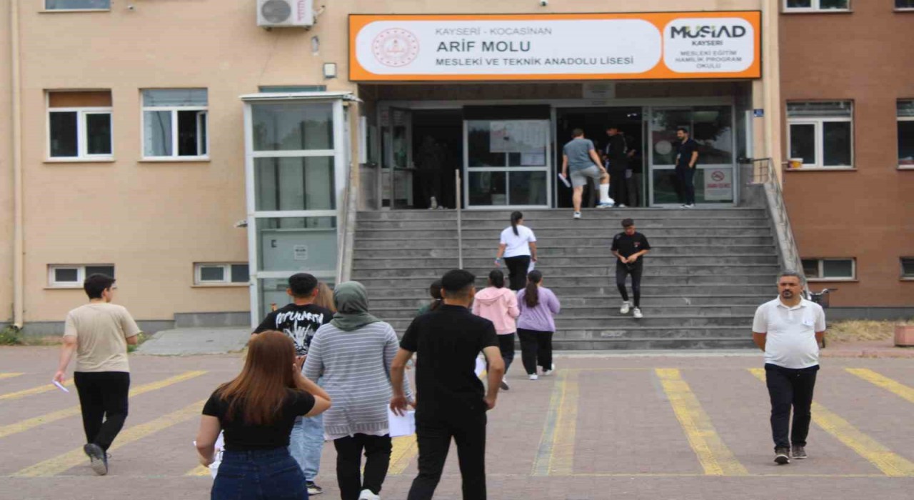YKSnin ikinci oturumu başladı