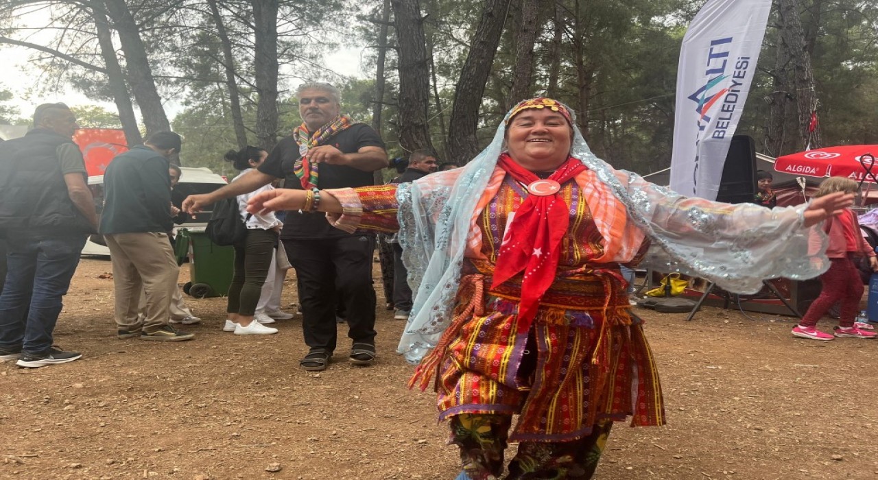 Yörük Festivalinde Konyaaltı çadırı ilgi gördü