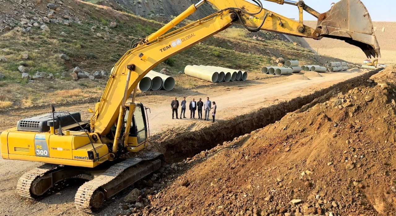 Yüksekovanın tarımına dev yatırım: Sulama projesinde boru döşeme çalışmaları başladı