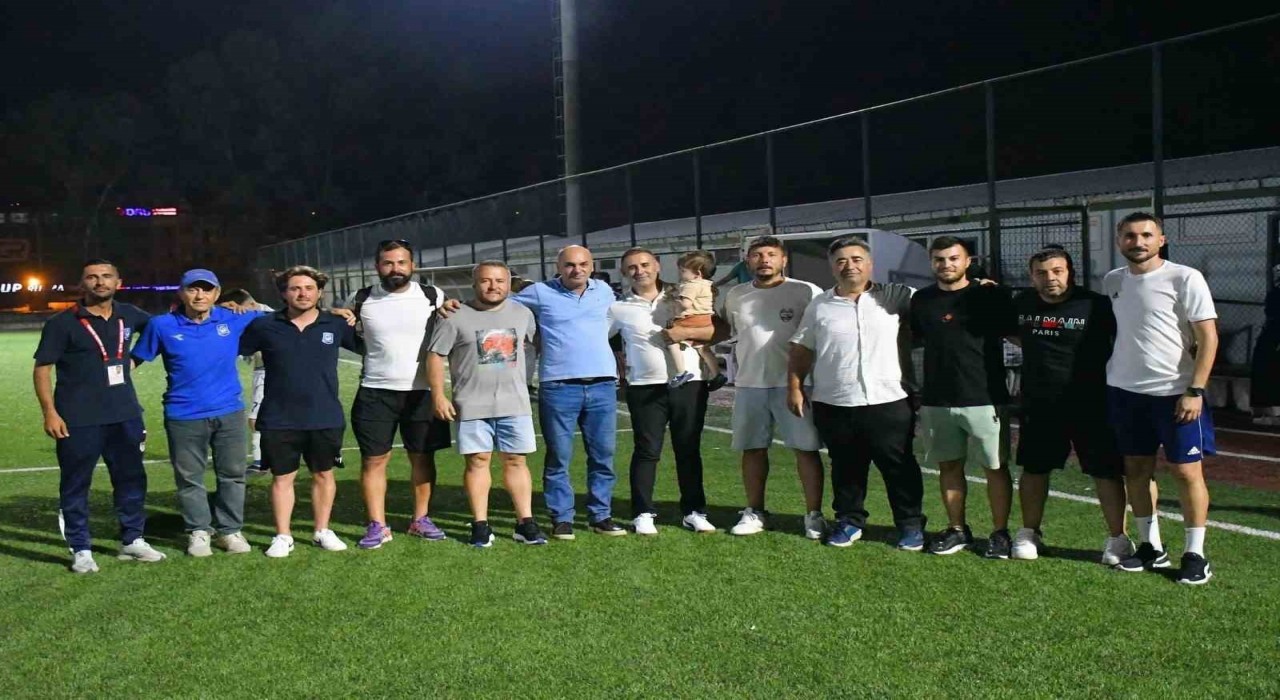 Yunusemrenin U17leri İzmirde şampiyon oldu