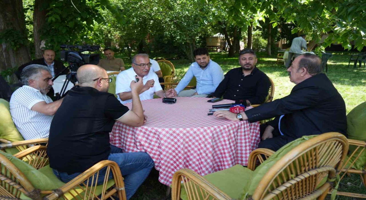 Zeki Eker: Muşsporun 2. Lige yükselmesi 35 yıllık hasreti sona erdirdi
