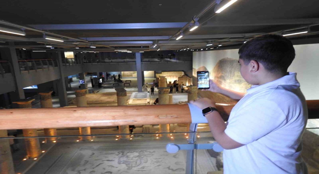 Zeugma Mozaik Müzesinde bayram yoğunluğu