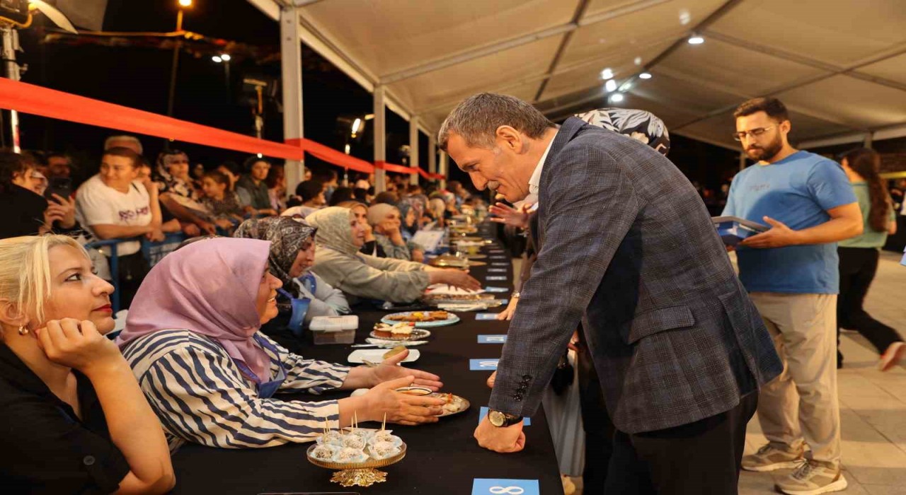 Zeytinburnu Belediyesinin düzenlediği 26ncı Merkezefendi Geleneksel Tıp Festivali renkli görüntülere sahne oldu