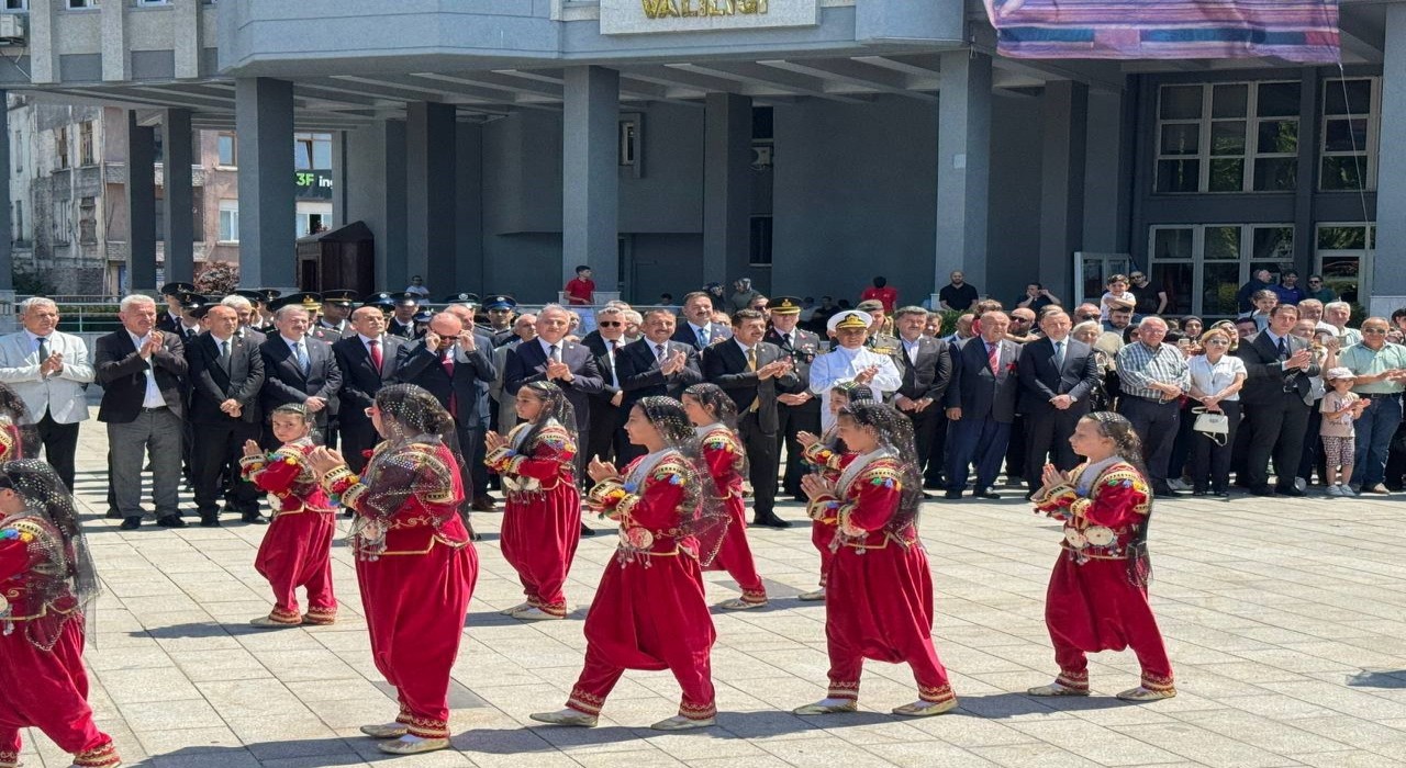 Zonguldakın düşman işgalinden kurtuluşunun 104. yılı törenle kutlandı
