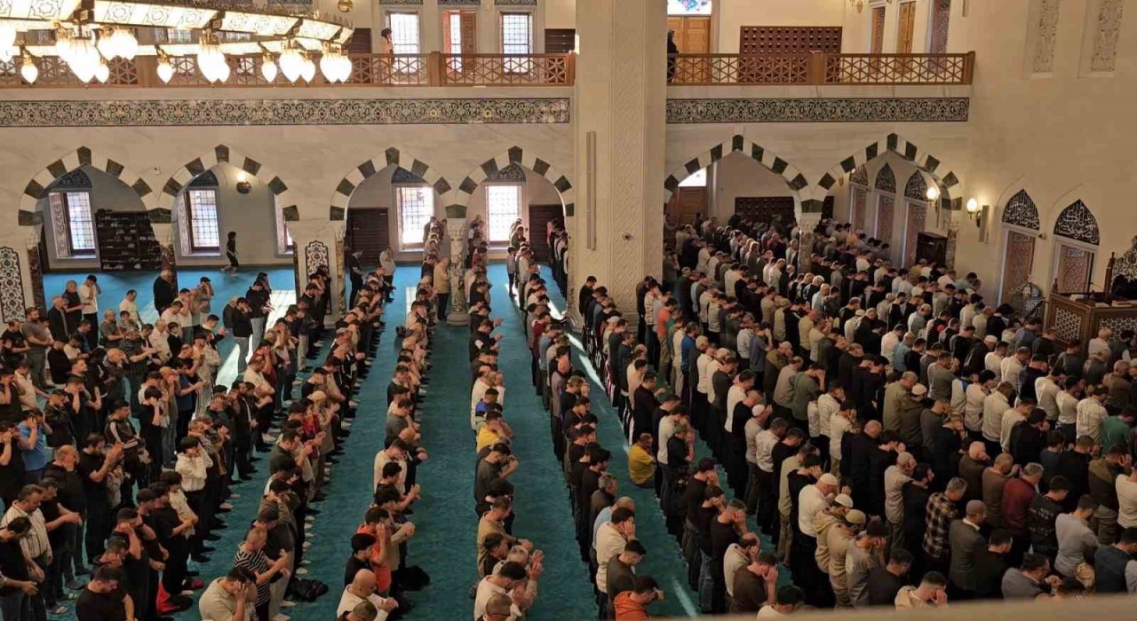 Zonguldakta bayram namazı kılındı