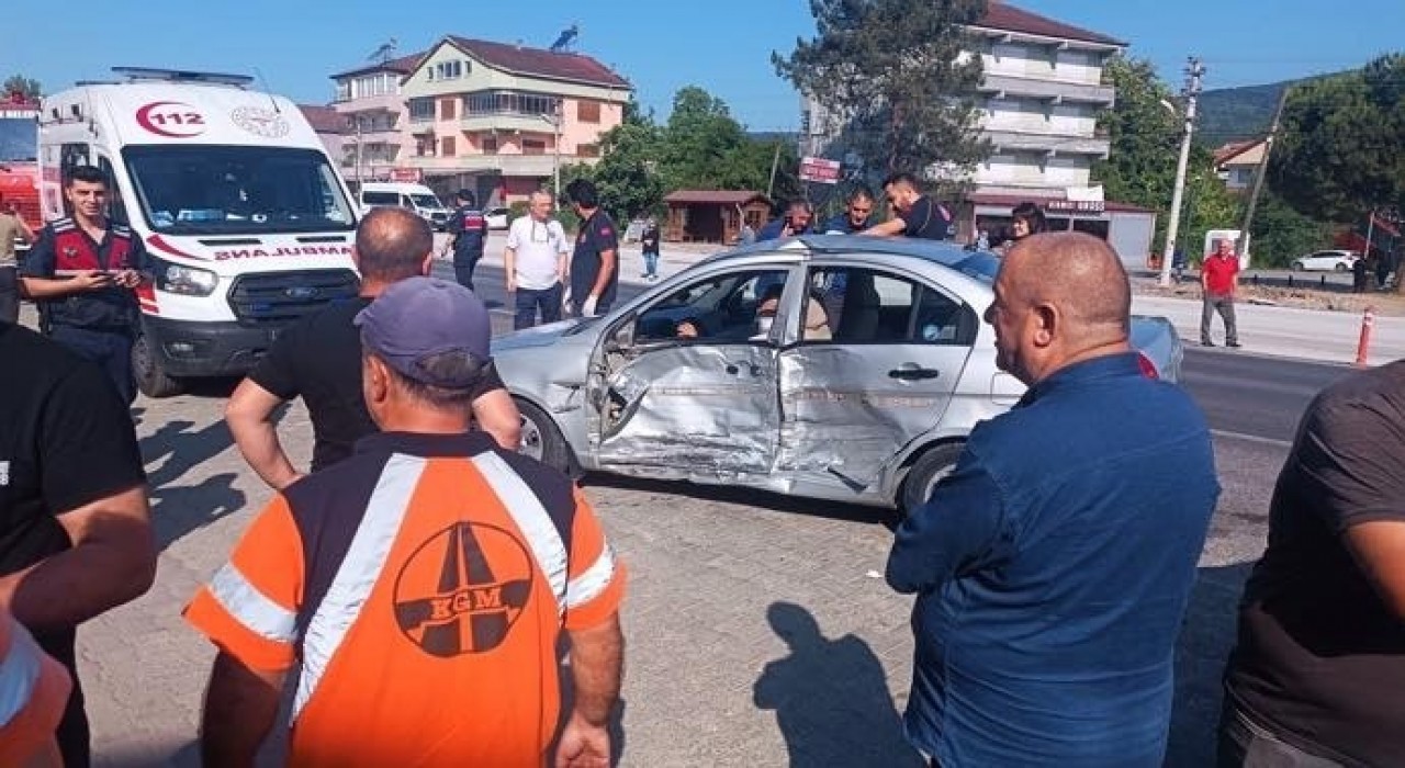 Zonguldakta trafik kazası: 1i çocuk 4 yaralı