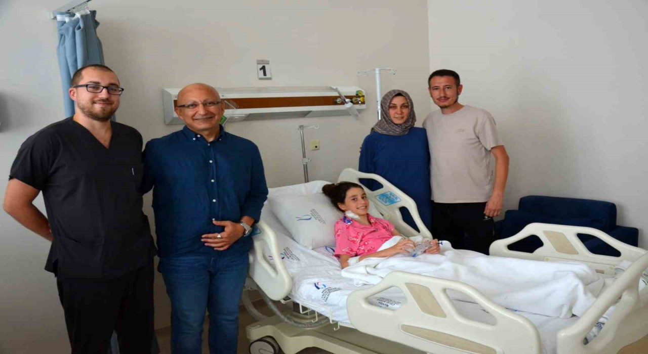 10 yaşındaki Mervenin kalbindeki iki delik kapatıldı