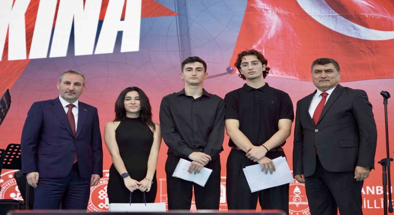 15 Temmuz Demokrasi ve Milli Birlik Gününde şiir yarışması ödül töreni düzenlendi