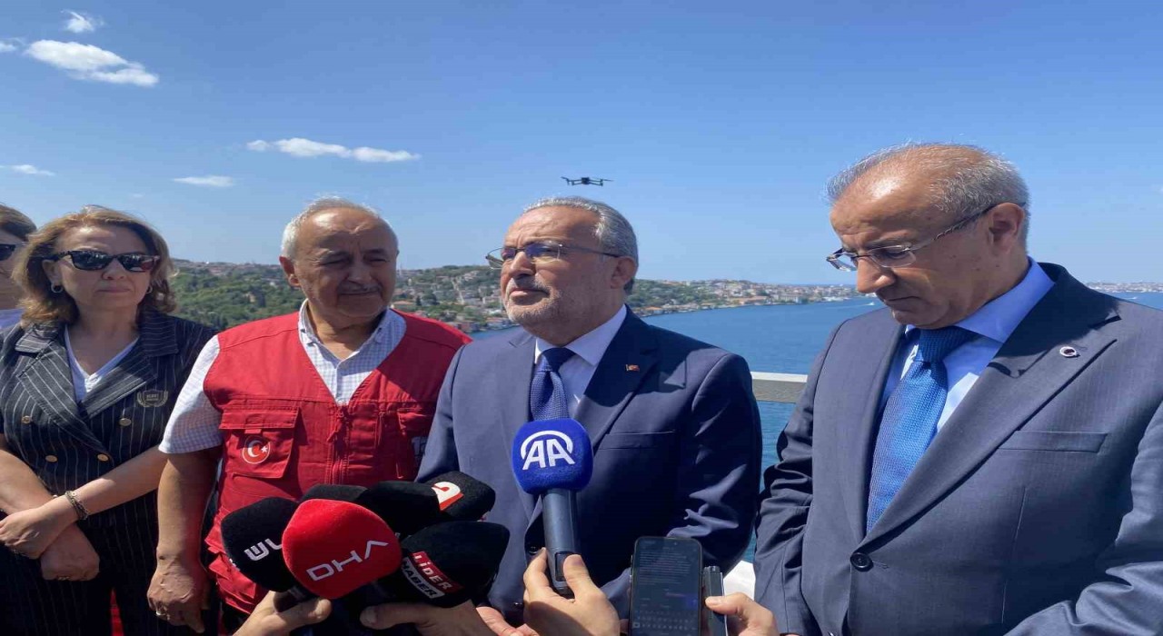 15 Temmuz Şehitler Köprüsüne dev Türk bayrağı asıldı