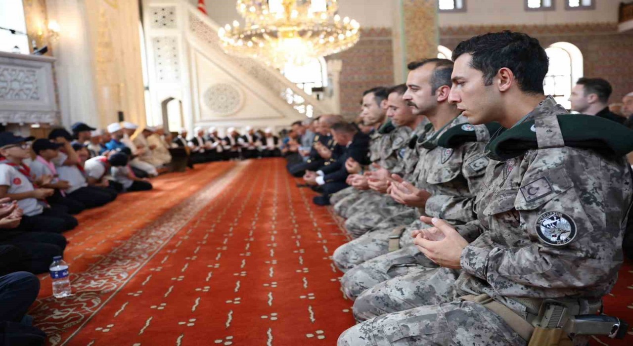 15 Temmuz şehitleri Düzcede dualarla anıldı