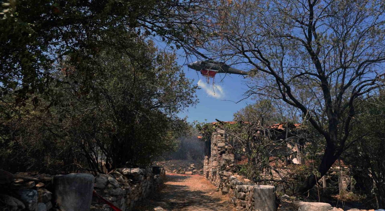 2 bin 500 yıllık antik kentin ciğerleri yandı