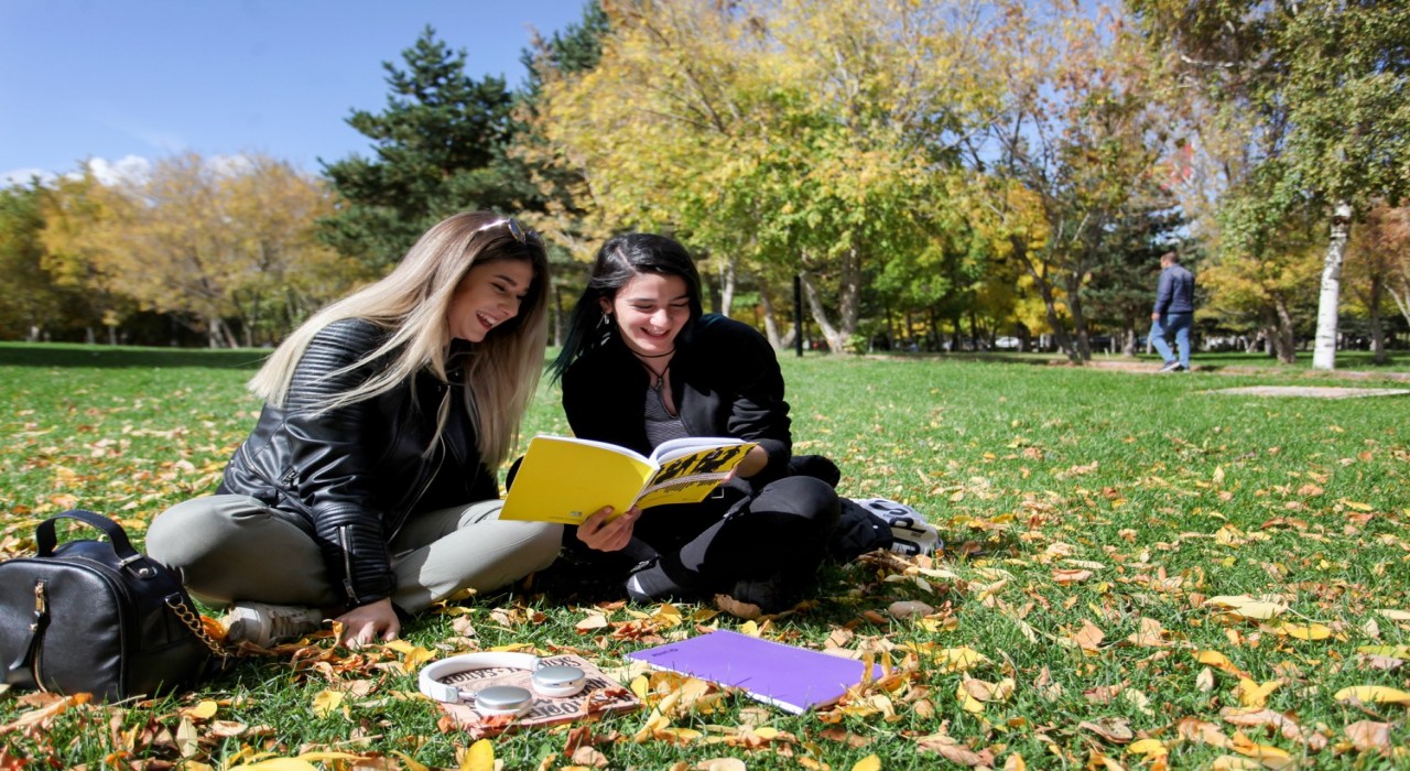 30 bin TLlik dev bursla gençlerin rotası Erzurum-Atatürk Üniversitesinden büyük atılım