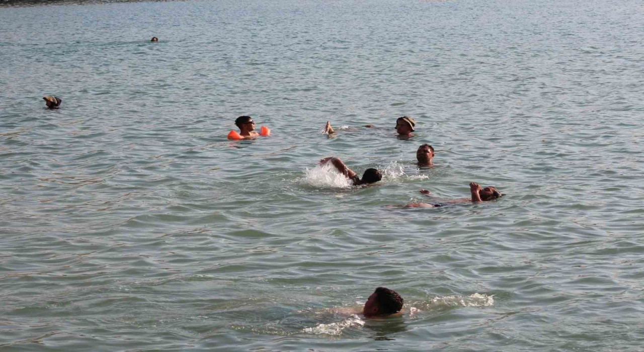 Acıgölde tatil yoğunluğu